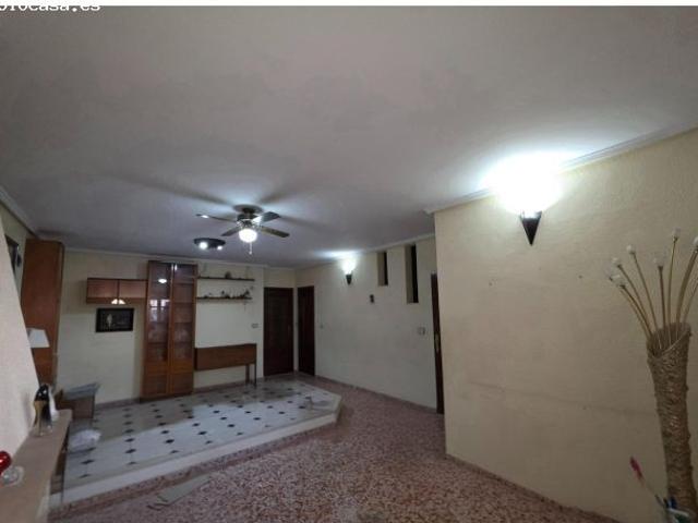 EXCLUSIVA CASA ADOSADA DENTRO DEL CASO URBANO DE BETERA