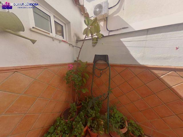 Exclusiva casa bifamiliar junto al Vial: amplitud, diseño y versatilidad