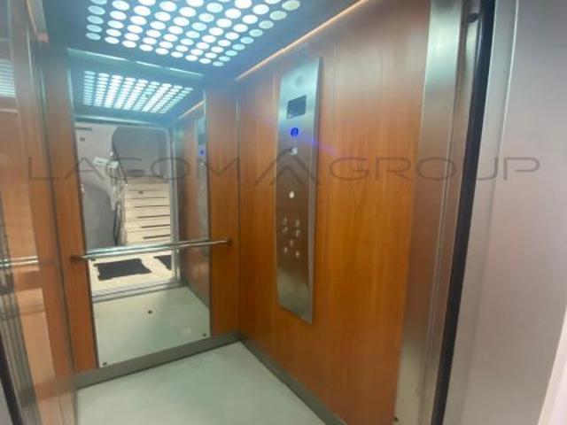 EXCLUSIVA CASA CON ASCENSOR, JARDÍN Y GARAJE PARA 4 COCHES EN EL CENTRO DE TORREFARRERA