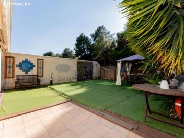 EXCLUSIVA CASA CON JARDIN