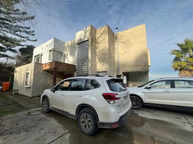 Exclusiva casa con vista panorámica a la ciudad de Talca | 5 dormitorios por 10000.00 en Talca