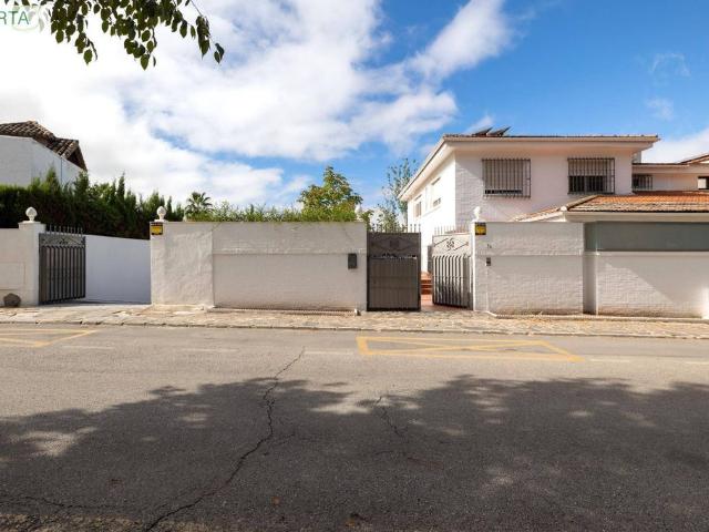 Exclusiva casa de 400 m2 en venta Granada, Andalucía