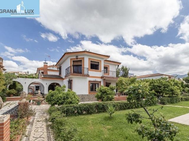 Exclusiva casa de 400 m2 en venta Huétor Vega, Andalucía