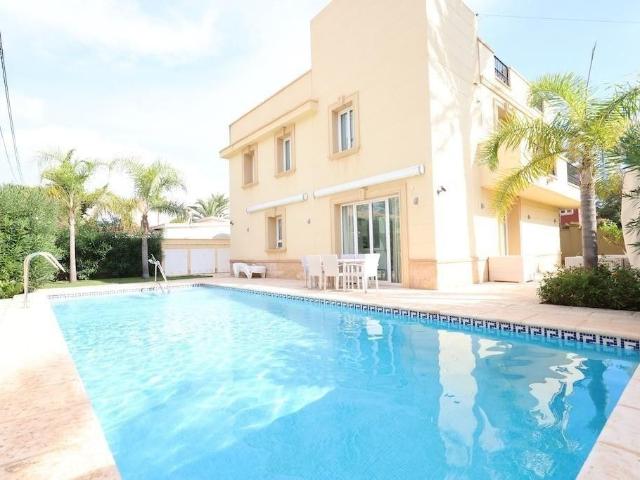 Exclusiva casa de 415 m2 en alquiler Cabo Roig, Comunidad Valenciana