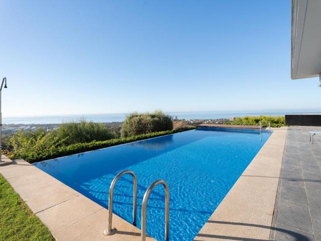Exclusiva casa de 415 m2 en venta Los Monteros, Marbella, Andalucía