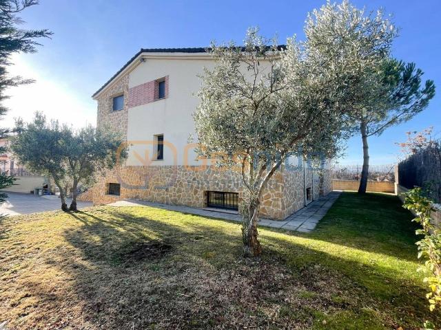Exclusiva casa de 430 m2 en venta La Lastrilla, España