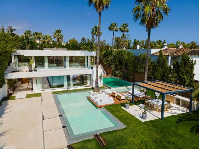 Exclusiva casa de 435 m2 en venta Nueva Andalucia, Andalucía