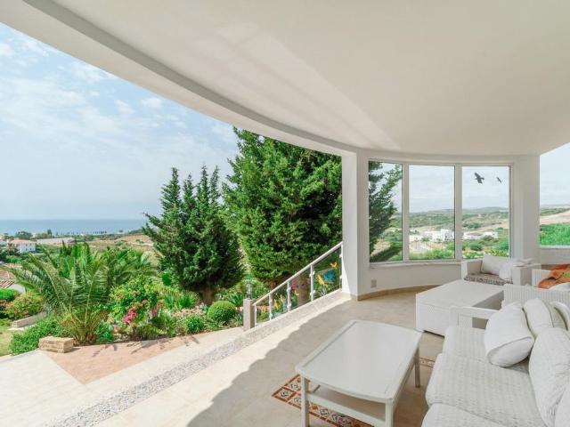 Exclusiva casa de 451 m2 en venta Estepona, España
