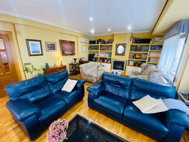 Exclusiva casa de 472 m2 en venta Logroño, España