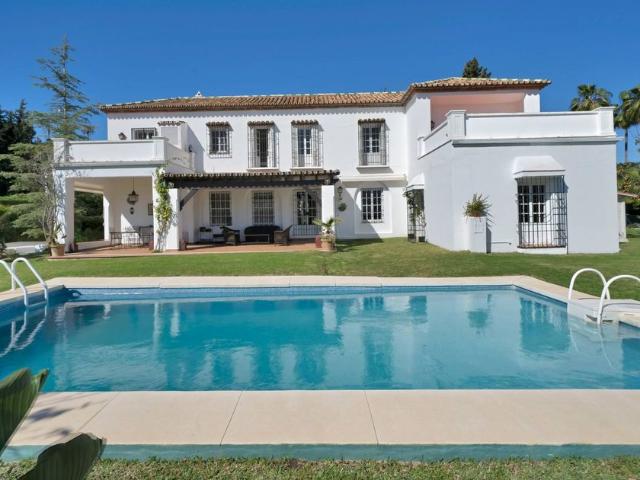 Exclusiva casa de 521 m2 en venta Nueva Andalucia, Andalucía
