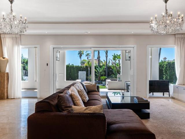 Exclusiva casa de 539 m2 en venta Nueva Andalucia, Andalucía