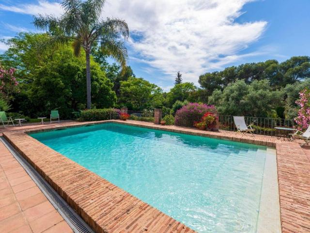 Exclusiva casa de 600 m2 en venta Estepona, Andalucía