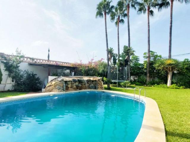 Exclusiva casa de 625 m2 en venta Benalmádena Costa, España