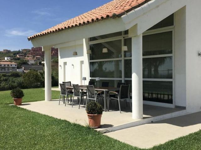 Exclusiva casa de 661 m2 en venta Manilva, España
