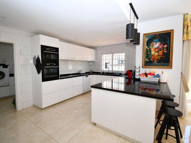 Exclusiva casa de 718 m2 en venta Mijas, Andalucía