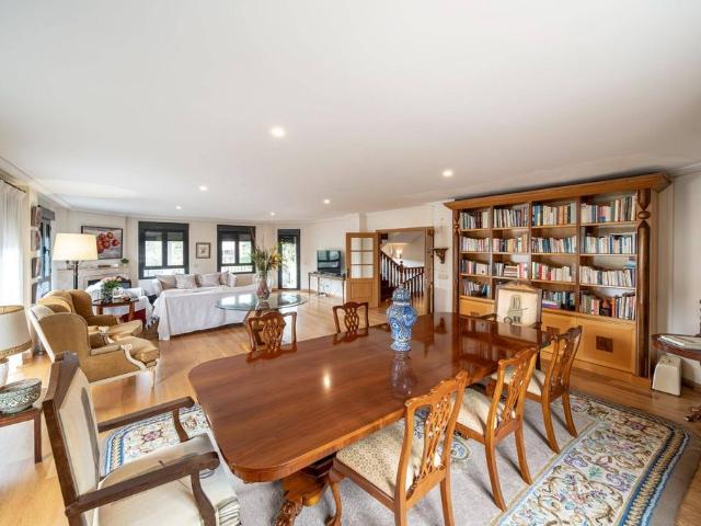 Exclusiva casa de 750 m2 en venta Sevilla La Nueva, España