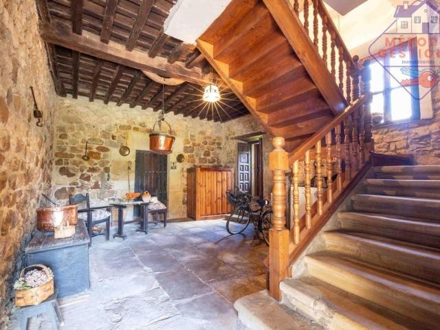 Exclusiva casa de 815 m2 en venta Valle, Cantabria