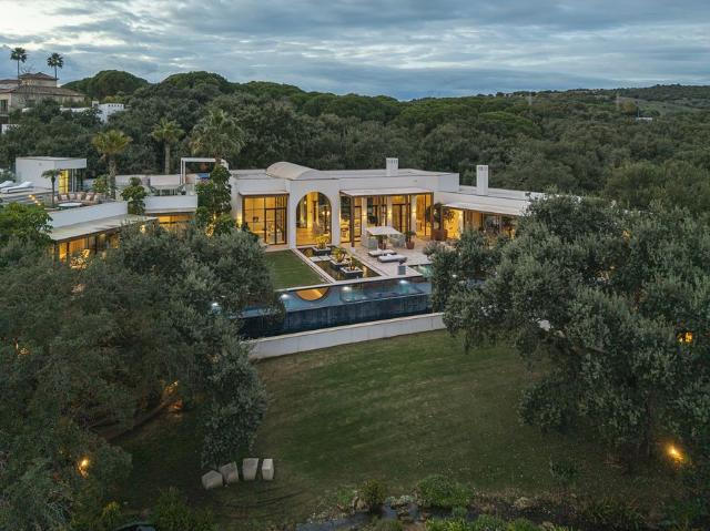 Exclusiva casa de 824 m2 en venta Sotogrande, España