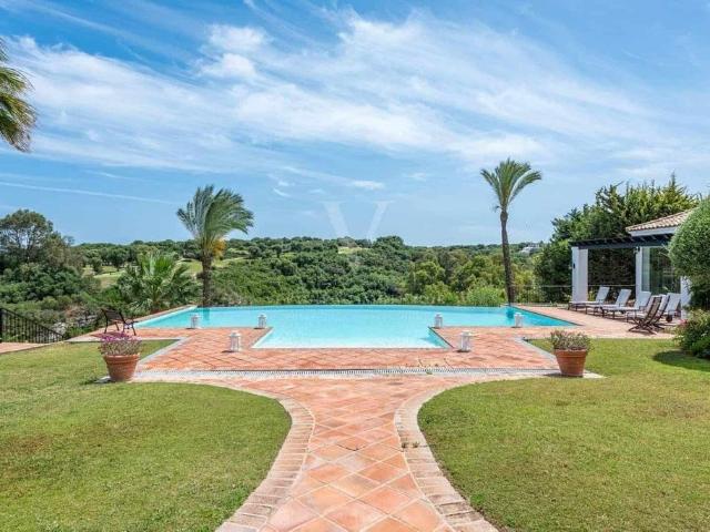 Exclusiva casa de 1032 m2 en venta Sotogrande, España