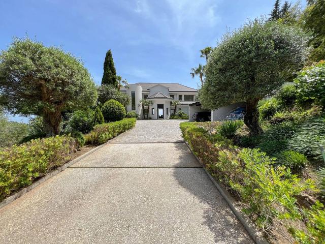 Exclusiva casa de 1080 m2 en venta Benahavís, Andalucía