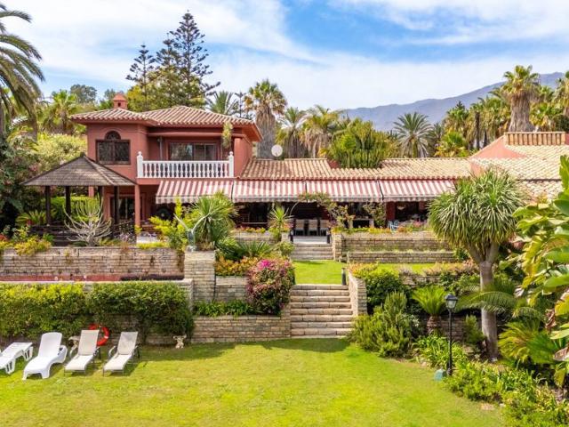 Exclusiva casa de 1098 m2 en venta Estepona, Andalucía
