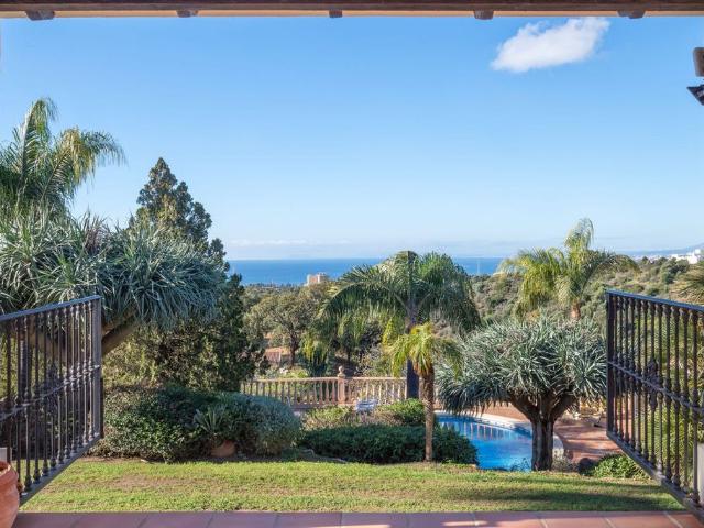 Exclusiva casa de 1206 m2 en venta Los Monteros, Marbella, Andalucía