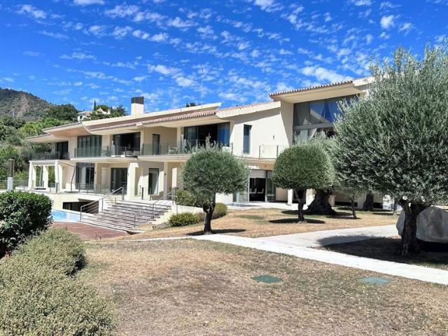 Exclusiva casa de 1306 m2 en venta La Zagaleta, España