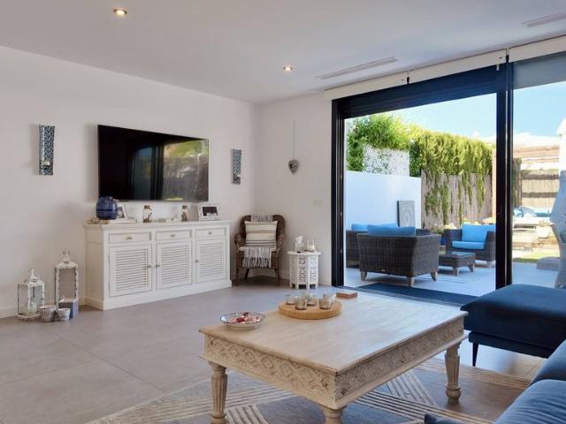 Exclusiva casa de 148 m2 en venta Estepona, Andalucía