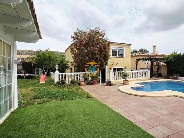 Exclusiva casa de 148 m2 en venta la Nucia, España