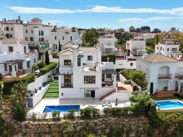 Exclusiva casa de 155 m2 en venta Estepona, España