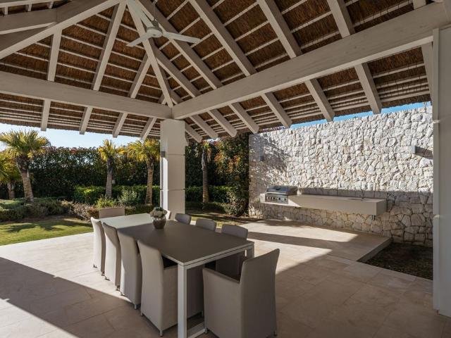 Exclusiva casa de 1700 m2 en venta Benahavís, España