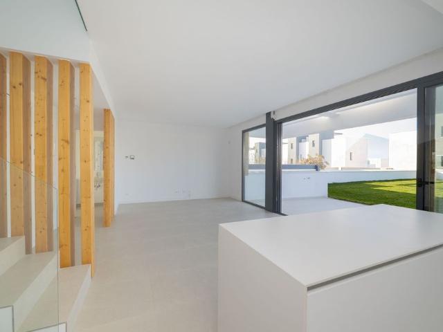 Exclusiva casa de 174 m2 en venta Estepona, España