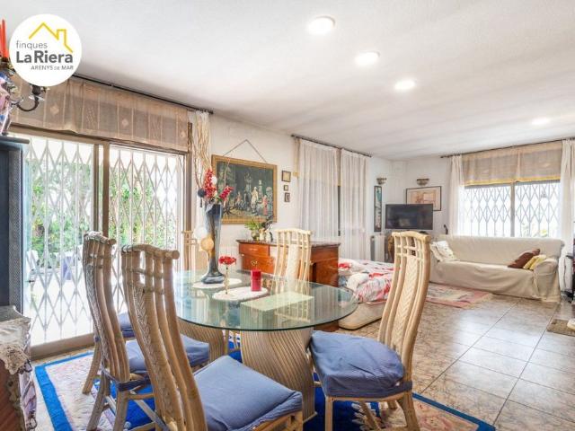 Exclusiva casa de 190 m2 en venta Arenys de Mar, España