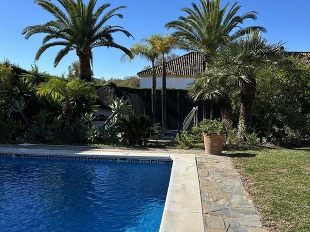 Exclusiva casa de 200 m2 en venta New Golden Mile, Estepona, Andalucía