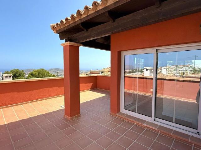 Exclusiva casa de 212 m2 en venta Finestrat, España