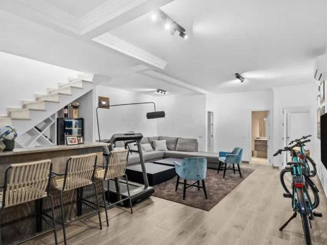 Exclusiva casa de 221 m2 en venta Estepona, España