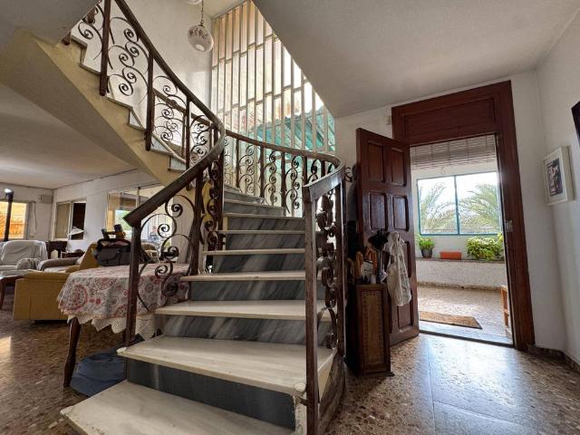Exclusiva casa de 2242 m2 en venta Murcia