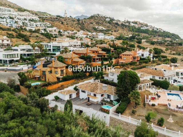 Exclusiva casa de 229 m2 en venta Benalmádena, Andalucía