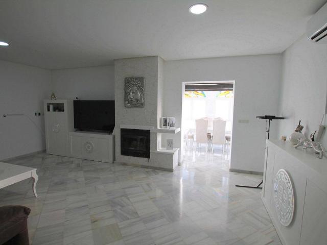 Exclusiva casa de 230 m2 en venta Alcalá de Guadaíra, Andalucía