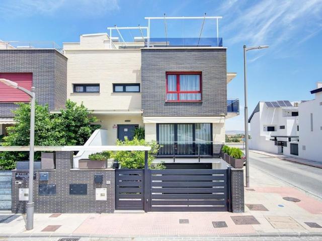 Exclusiva casa de 240 m2 en alquiler Churriana de la Vega, Andalucía