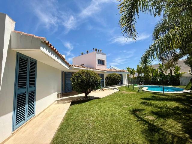 Exclusiva casa de 251 m2 en venta Conil de la Frontera, España
