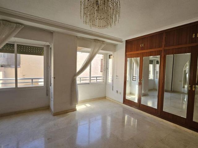 Exclusiva casa de 254 m2 en venta Alicante, España