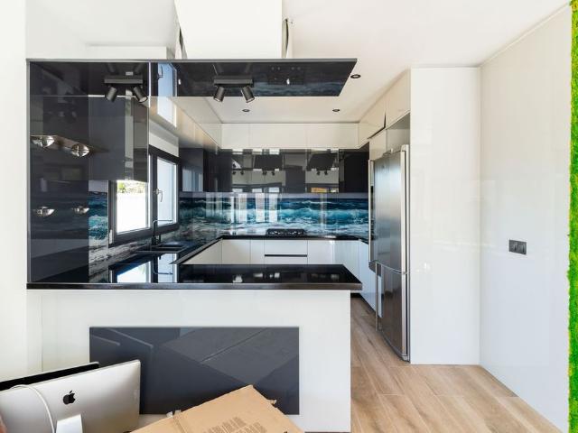 Exclusiva casa de 260 m2 en venta Estepona, España