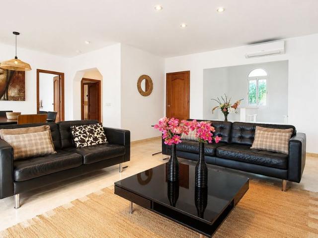 Exclusiva casa de 260 m2 en venta Las Chapas, España