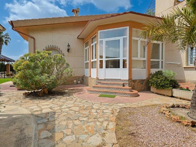 Exclusiva casa de 264 m2 en venta Alicante, España