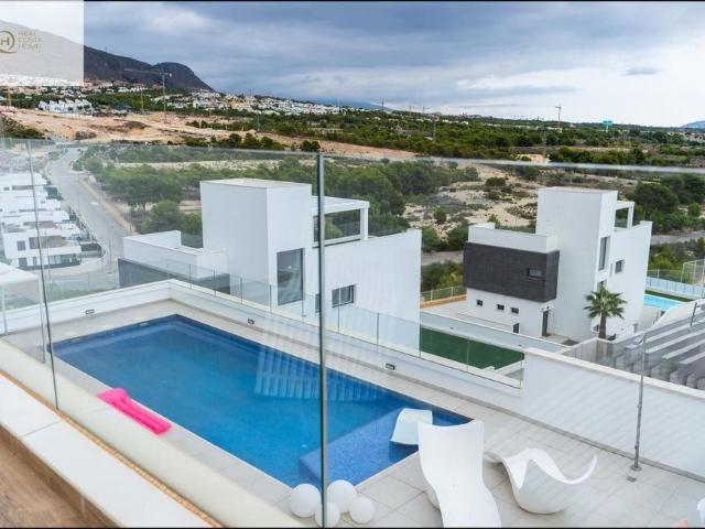 Exclusiva casa de 273 m2 en alquiler Finestrat, Comunidad Valenciana