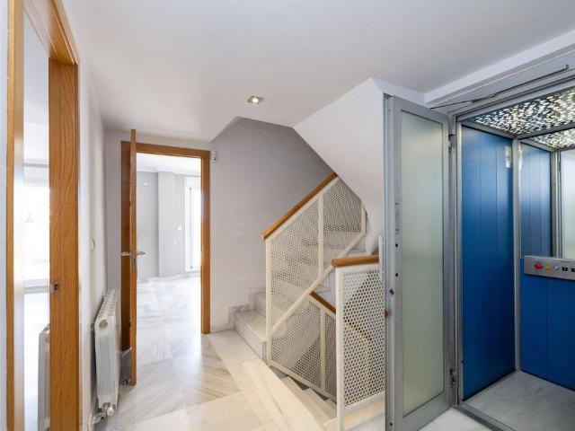 Exclusiva casa de 275 m2 en venta Granada, España