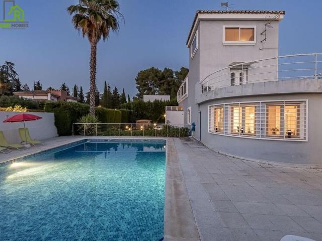 Exclusiva casa de 277 m2 en venta Albolote, Andalucía