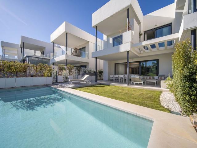 Exclusiva casa de 280 m2 en venta Marbella, Andalucía