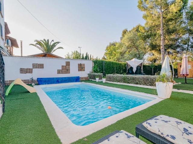 Exclusiva casa de 280 m2 en venta Peligros, Andalucía
